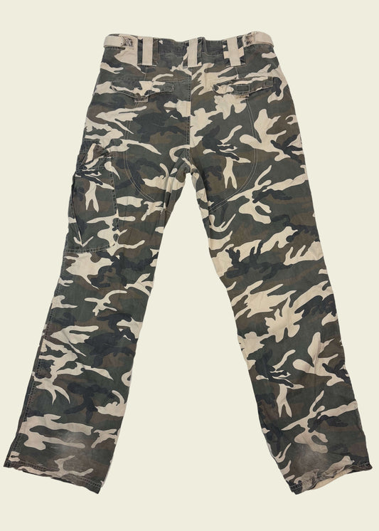 Vintage y2k camo trousers (M/L)