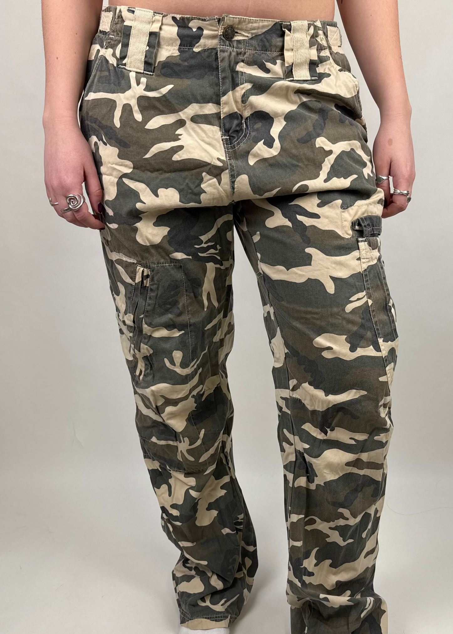 Vintage y2k camo trousers (M)