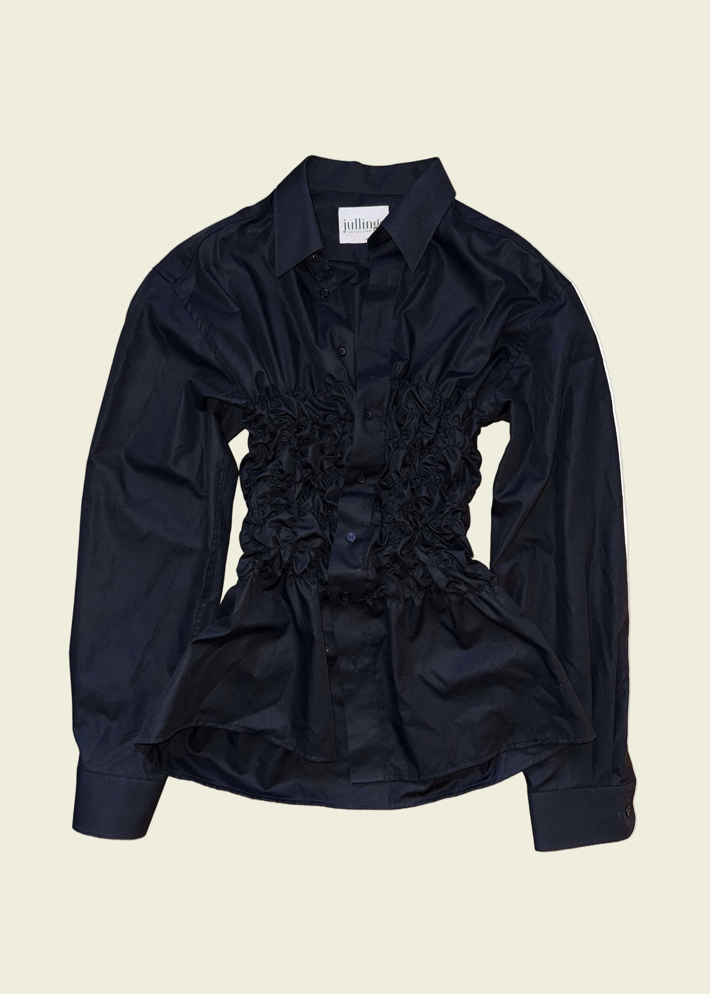 Smocked black shirt (ONE SIZE)