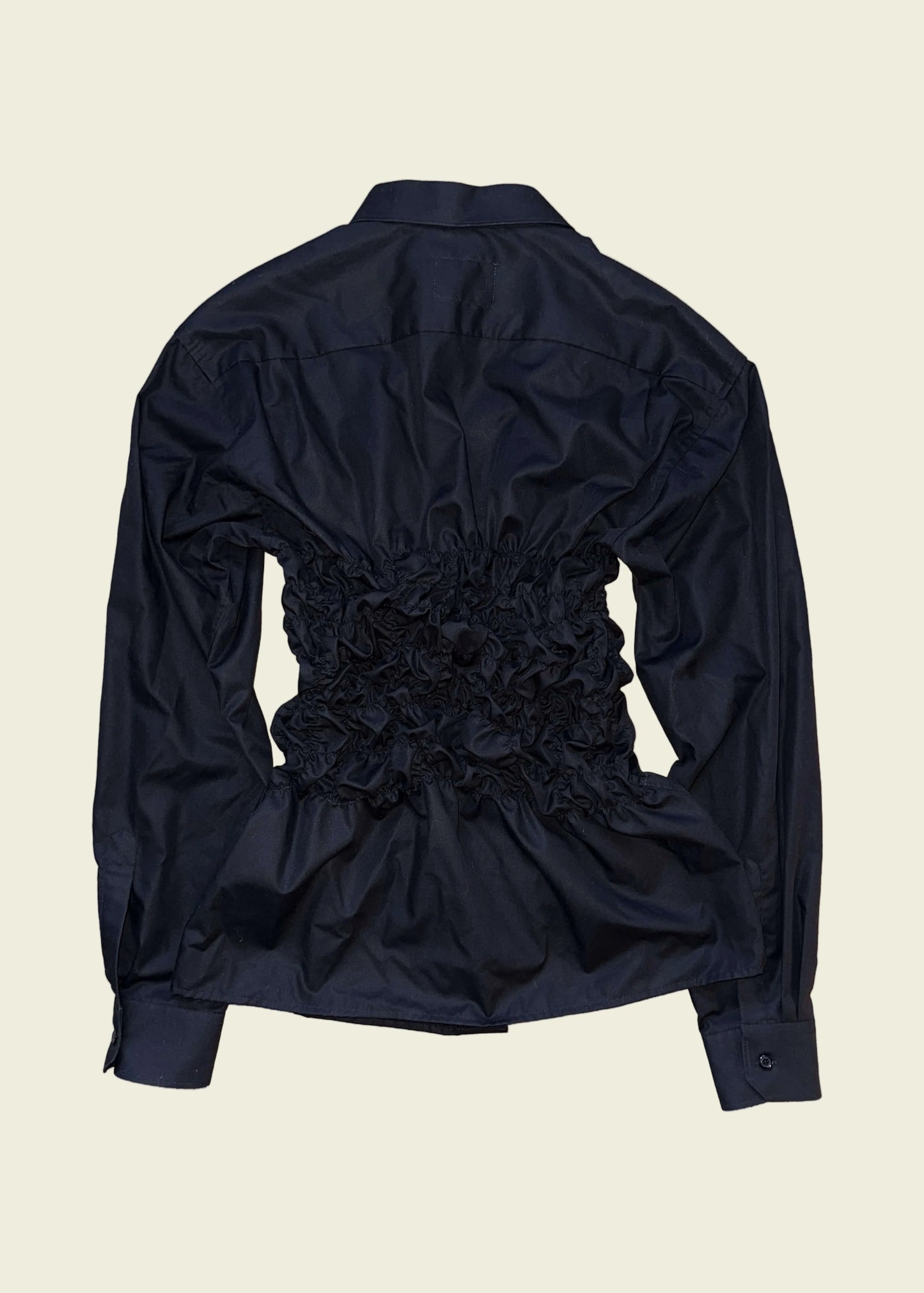 Smocked black shirt (ONE SIZE)