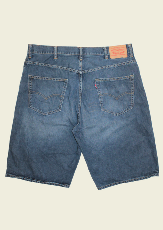 Vintage Levi's Shorts (W38)