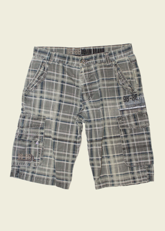 Vintage Checkered Cargo Shorts (W32)