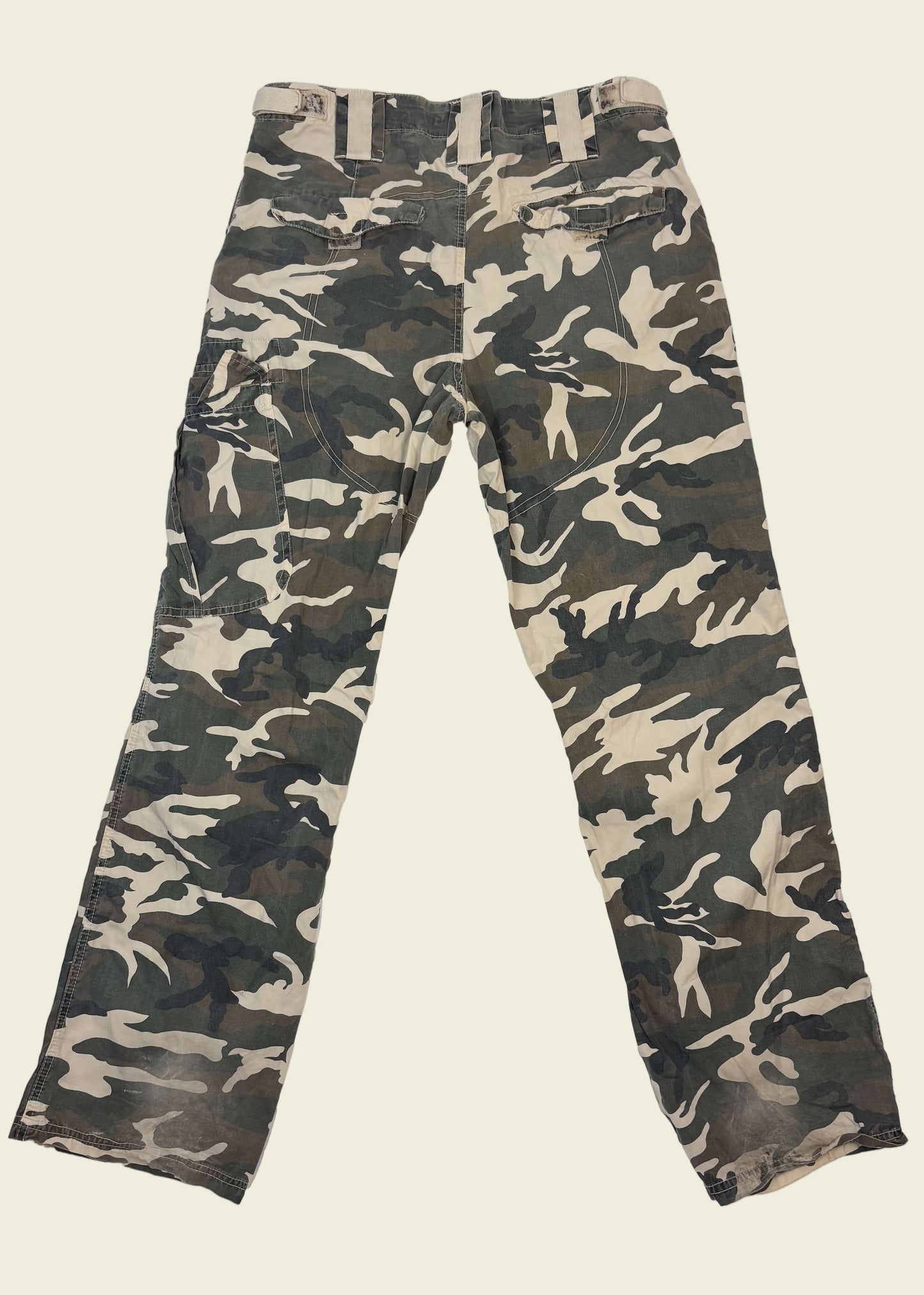 Vintage y2k camo trousers (M)