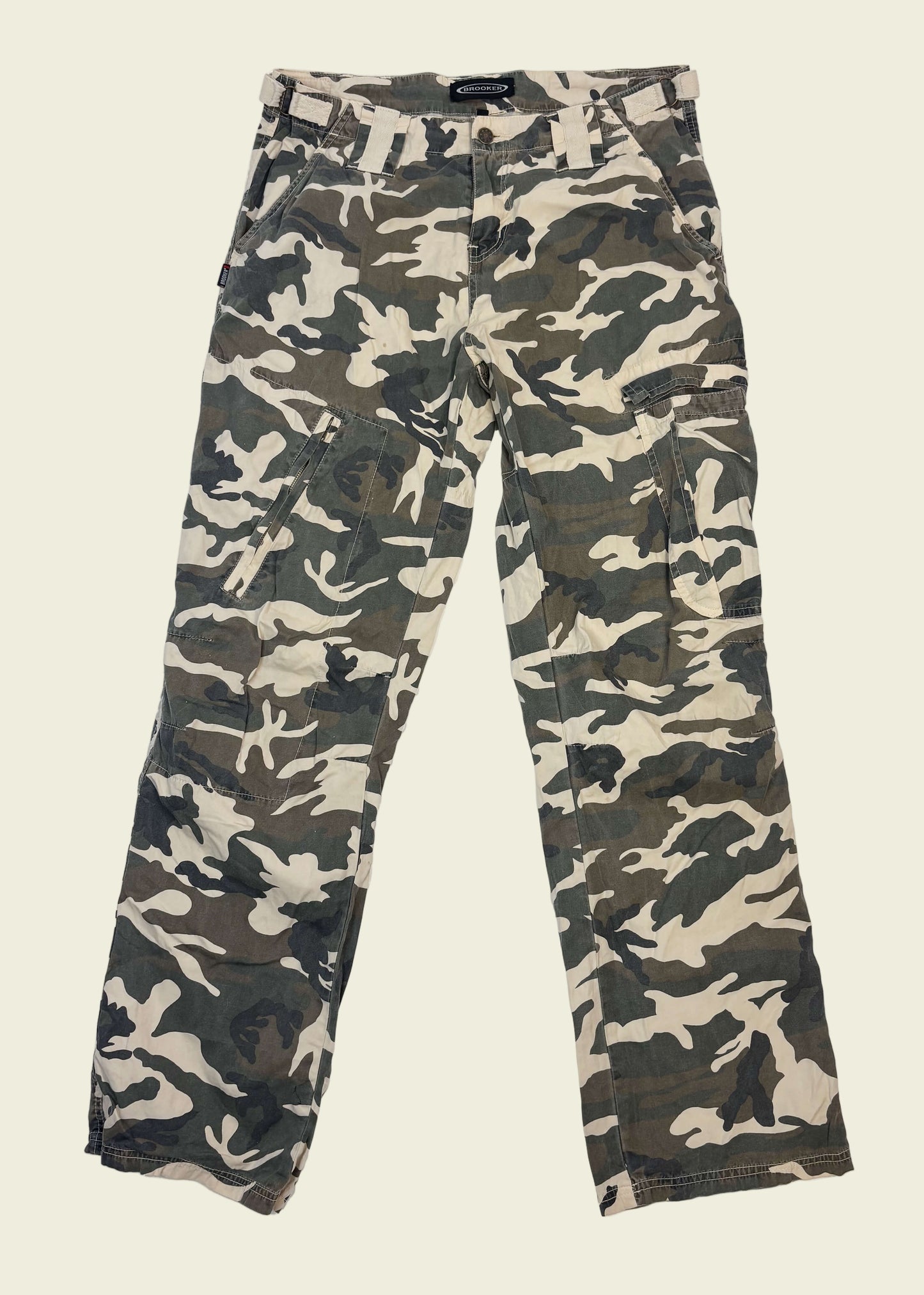 Vintage y2k camo trousers (M)